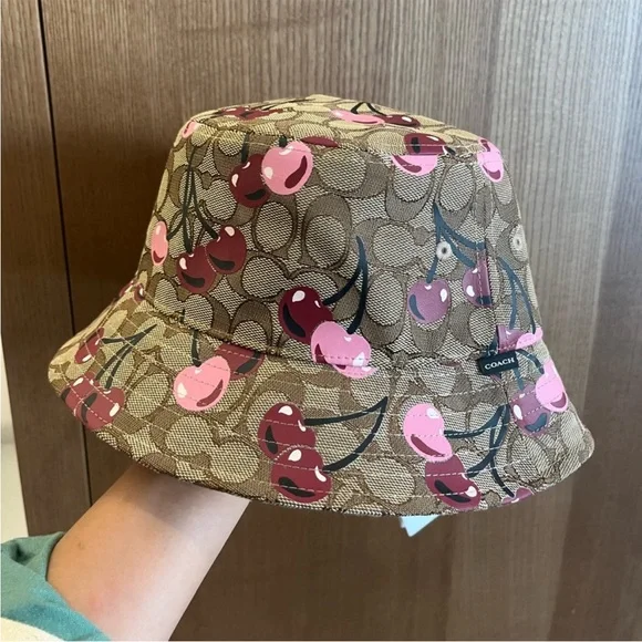 Coach Signature Cherry Swirl Print Bucket Hat ???พร้อมส่ง ?COACH CZ550 SIGNATURE CHERRY SWIRL PRINT  main image 2